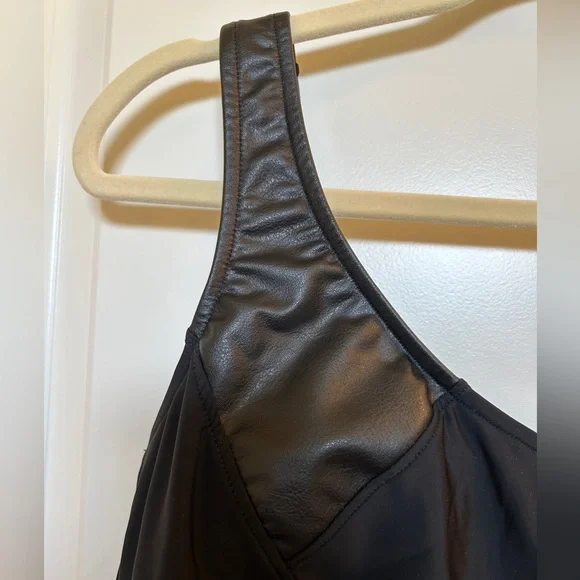 Aqua Green Women’s Zipper Front Black One-Piece Swimsuit Size: XL - Picture 3 of 7